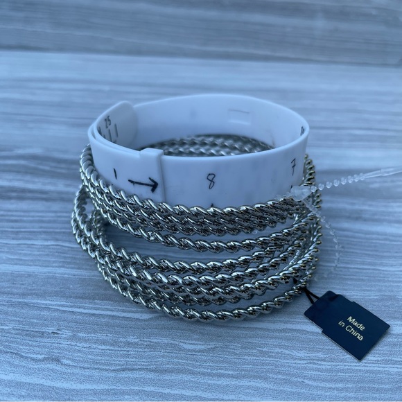 R.J. GRAZIANO Set of 10 Vintage Silvertone Twisted Bangle Bracelets Size 8.5 NWT - Picture 6 of 11